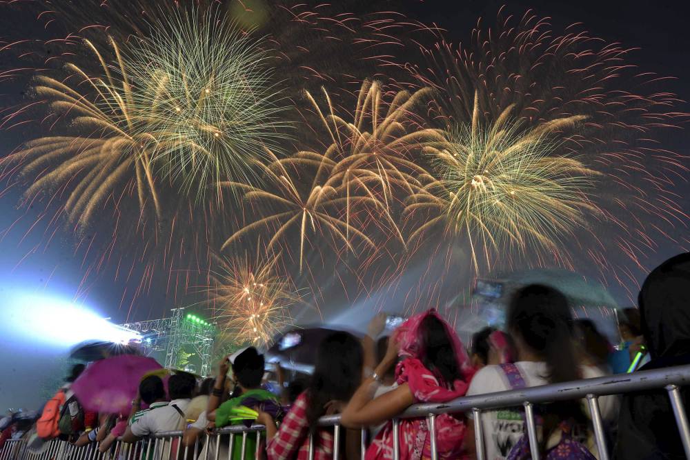 New Year Celebration in Philippines 2020